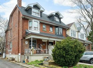 1222 Shaw St #3, Toronto, ON M6G 3N6