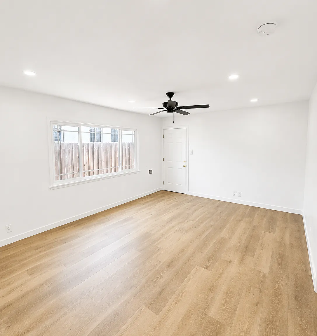 3 bed, 1100 sqft, $2,750 — Photo 3