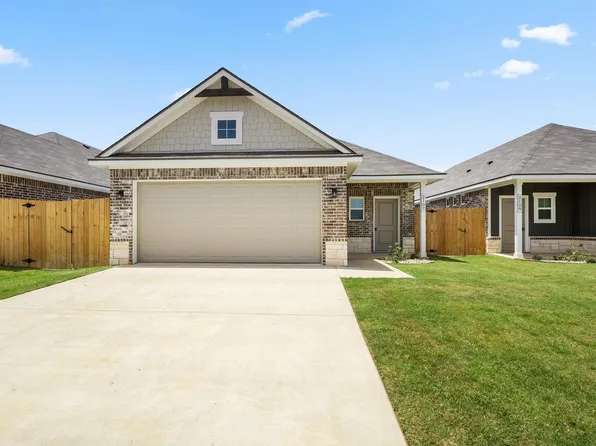 2200 Fairfax Ln, Longview, TX 75605