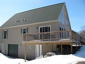 Walkout w/garage
