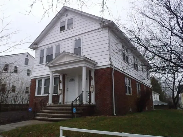 138 Woodbine St, Providence, RI 02906