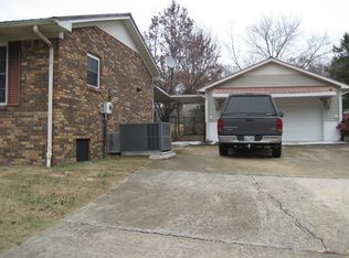 512 Littrell Rd, Loretto, TN 38469