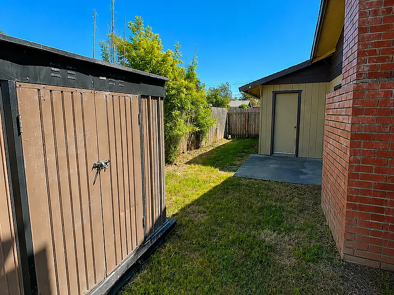 1704 Antoine Ave — Photo 19