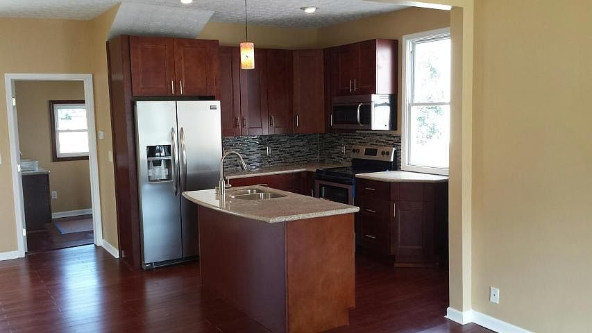 1st image of 568 Sheldon Ave