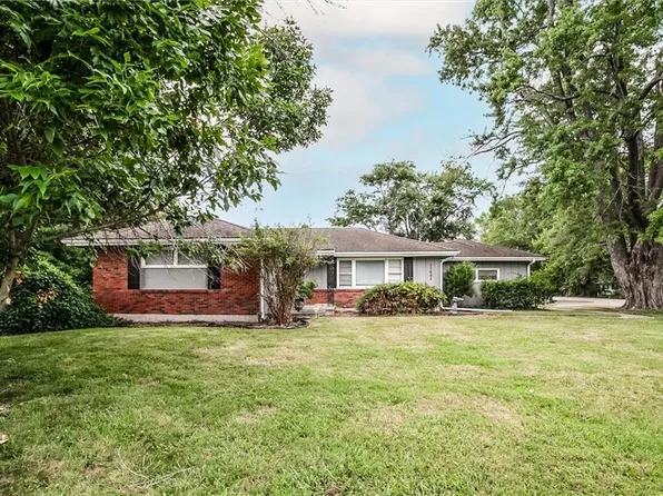 11601 E 75th St, Raytown, MO 64138