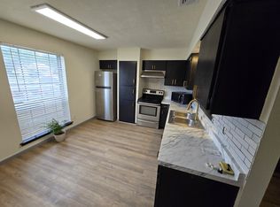 1006 Pleasant Valley Ln, Arlington, TX 76015