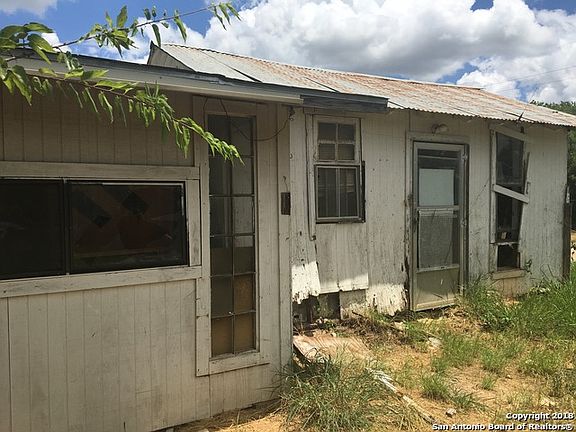 3rd image of 431 N Llamos St