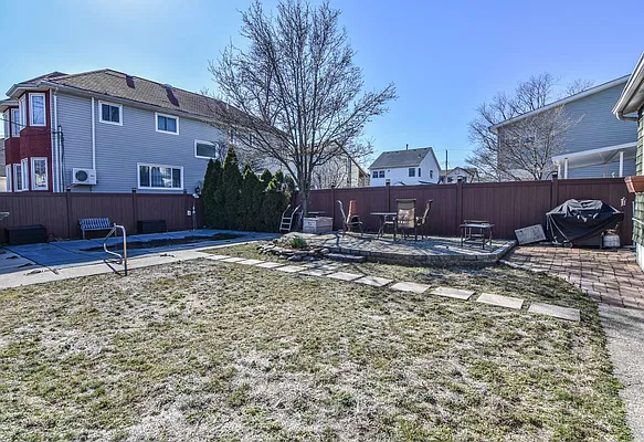 Sold by Coldwell Banker Advantage | media 18