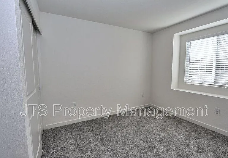 2097 Shady Tree Cir — Photo 53