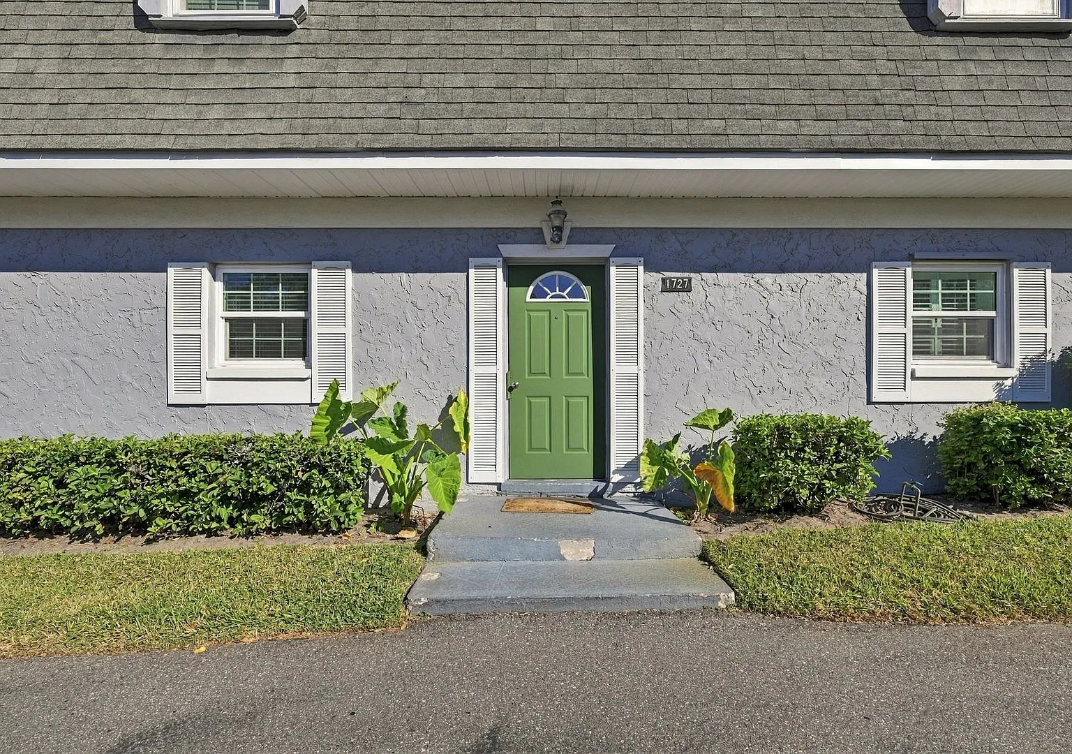 Fantastic 3BR/2BA/1 Car Carport in Belleair Forest Garden, Clearwater! — Photo 2