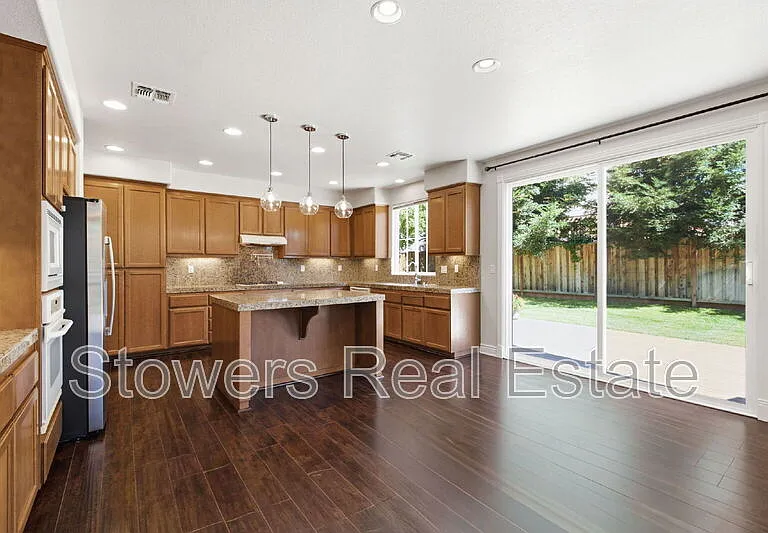 145 Bryant Ct — Photo 21