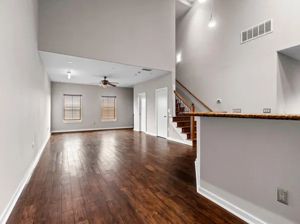 2900 Hamilton St #27, Houston, TX 77004