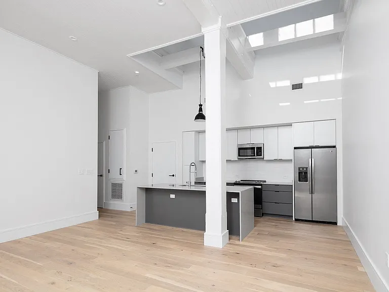 510 Julia St — Photo 79