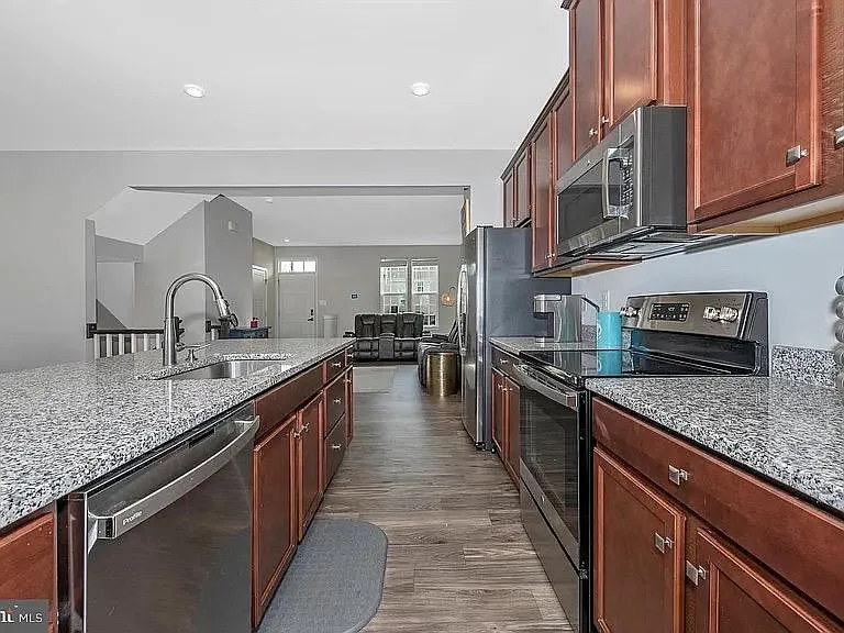 391 Ontario Dr — Photo 6