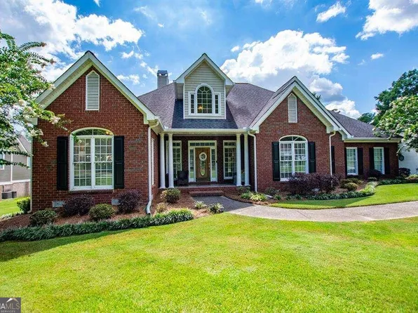 89 Hidden Lakes Dr, Carrollton, GA 30116