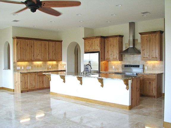 Kitchen w/ huge island