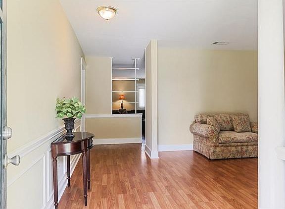 3rd image of 3051 Hyman Pl