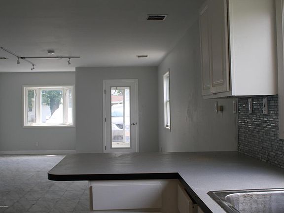 2nd image of 104 Wilson Ave