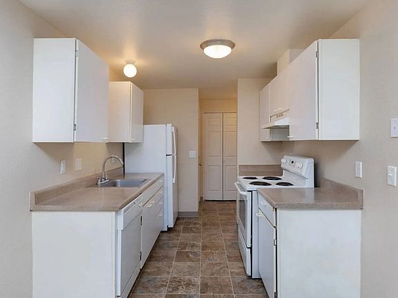 3rd image of 3624 SE Westview Ave #3674