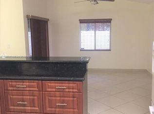 17990 SW 3rd St, Hollywood, FL 33029
