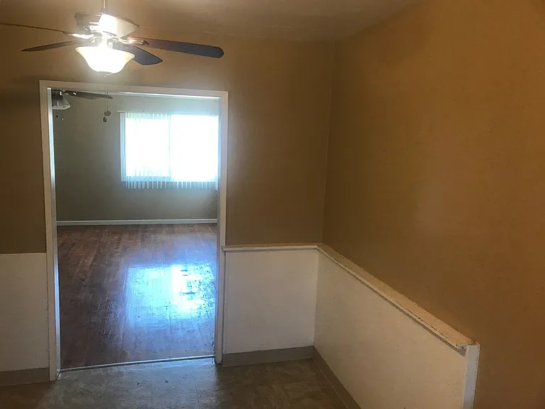 Torrance Apartments — Photo 3