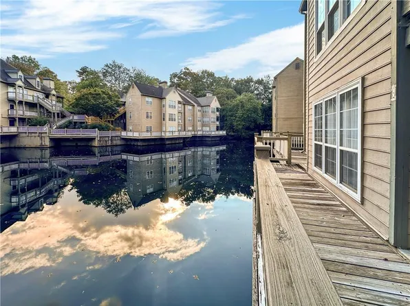 606 Mill Pond Dr SE, Smyrna, GA 30082
