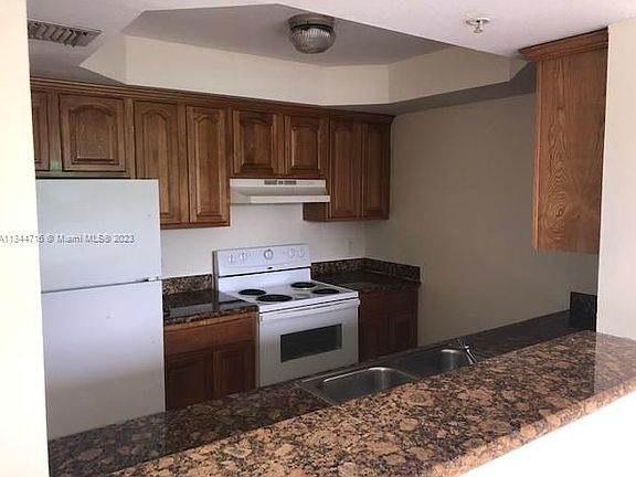 3rd image of 2647 NW 25th Ave APT 501