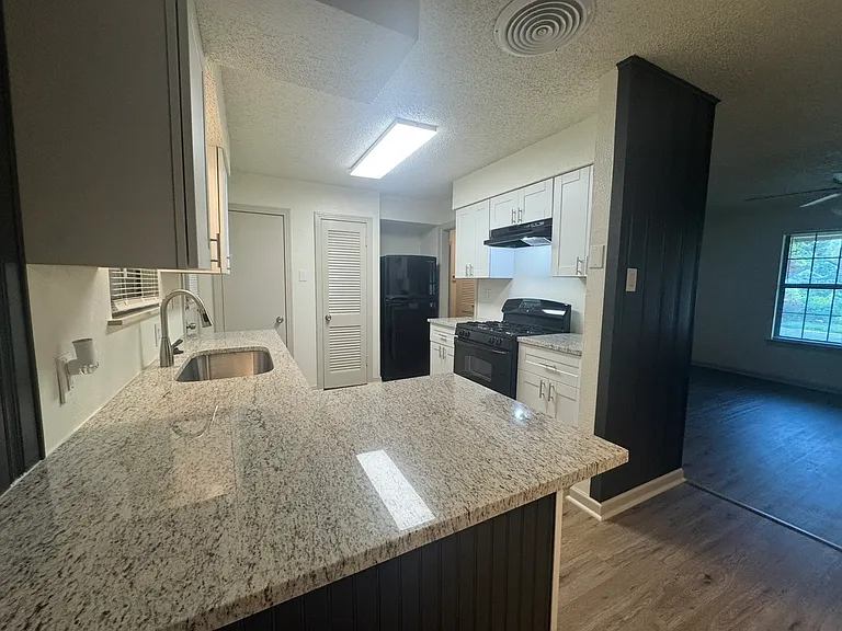 3731 Avenue M — Photo 4