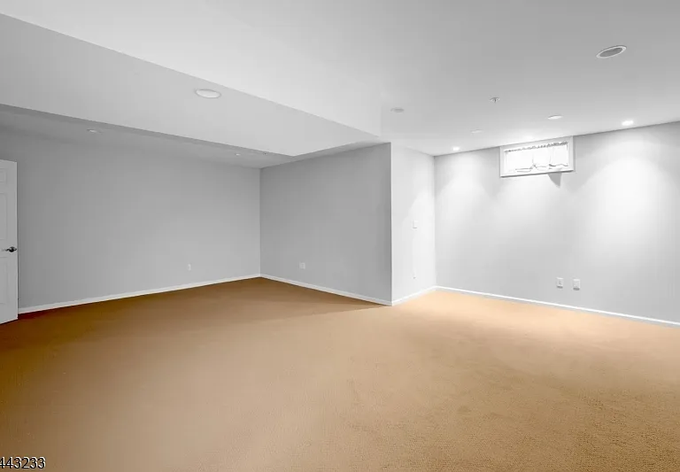 418 Dalton Ct — Photo 31