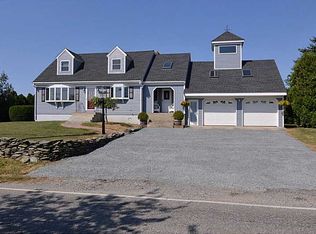 733 Mitchells Ln, Middletown, RI 02842