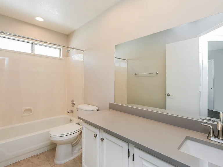 1164 N Naples Dr — Photo 15