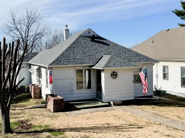108 E 6th St, Malvern, IA 51551