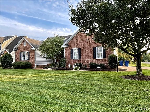 3rd image of 9342 Crestfield Dr
