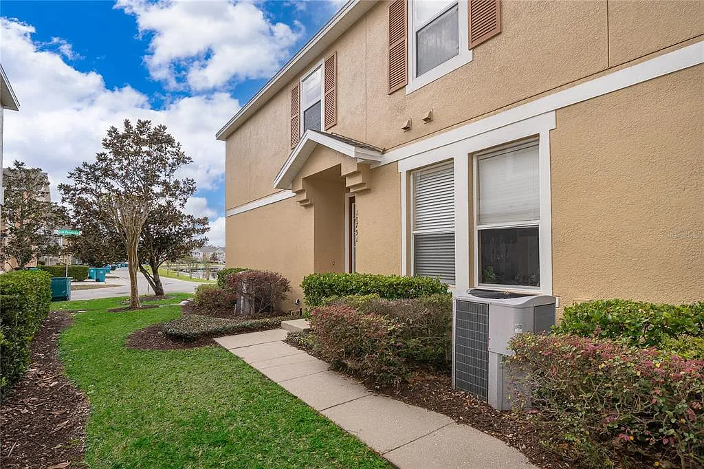 Building Photo - 10791 Gran Paradiso Dr #13A