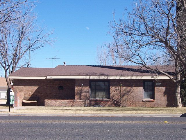 1st image of 112 NE Mustang Dr