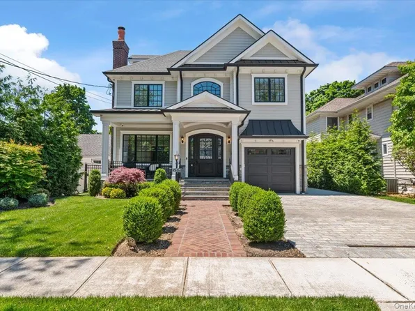 66 Liberty Avenue, Rockville Centre, NY 11570