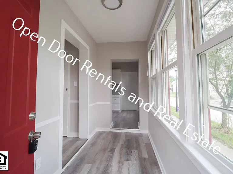1918 Riedmiller Ave — Photo 2