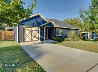 520 W Bluff St, Granbury, TX 76048