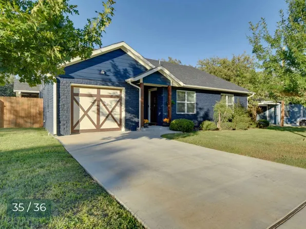 520 W Bluff St, Granbury, TX 76048