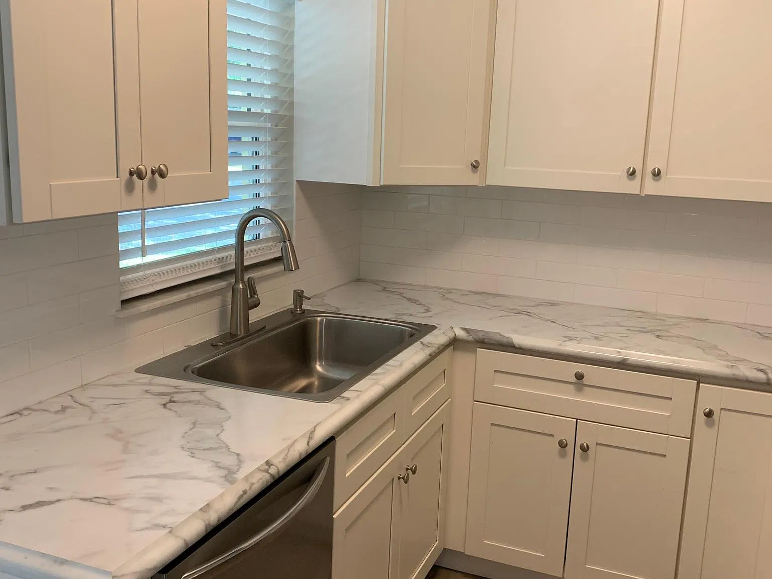 2 bed, 856 sqft, $1,900 — Photo 3