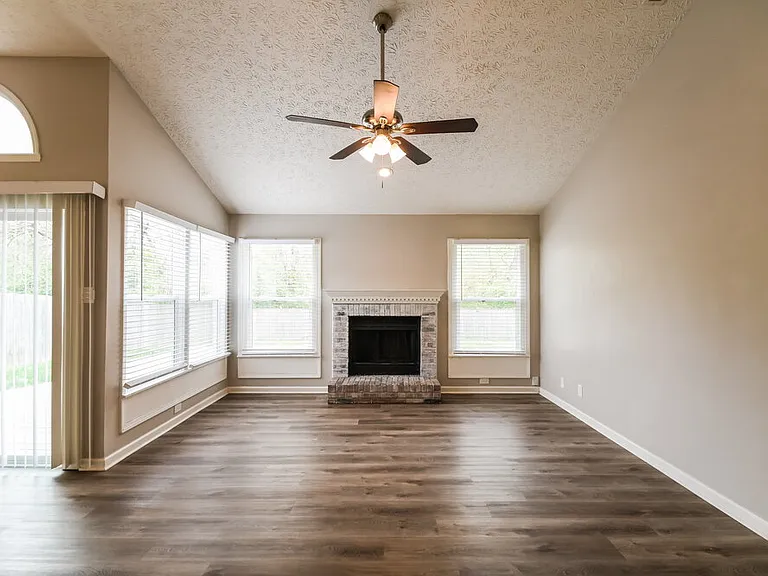 5453 Vicksburg Dr — Photo 4