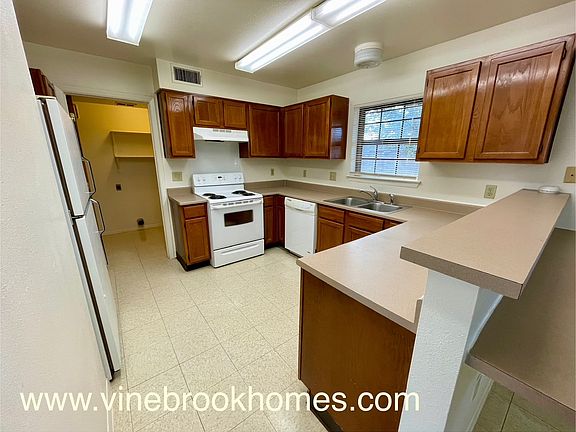5th image of 4113 Lew Wallace Dr