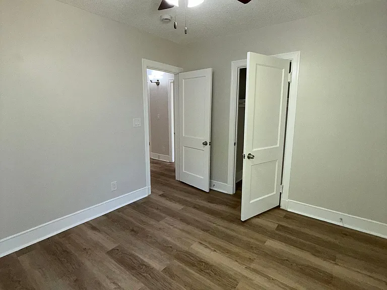 450 Rutherford Ave — Photo 12