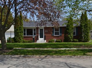 1011 Silver St, De Pere, WI 54115