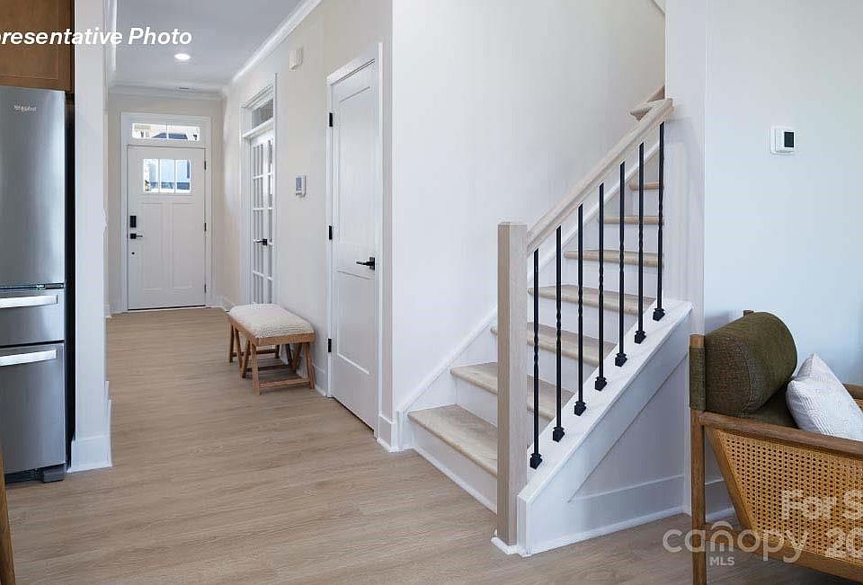 1st image of 214 Miramar Dr