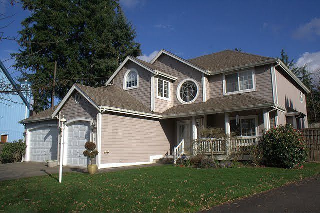 1st image of 2528 Kempton St SE