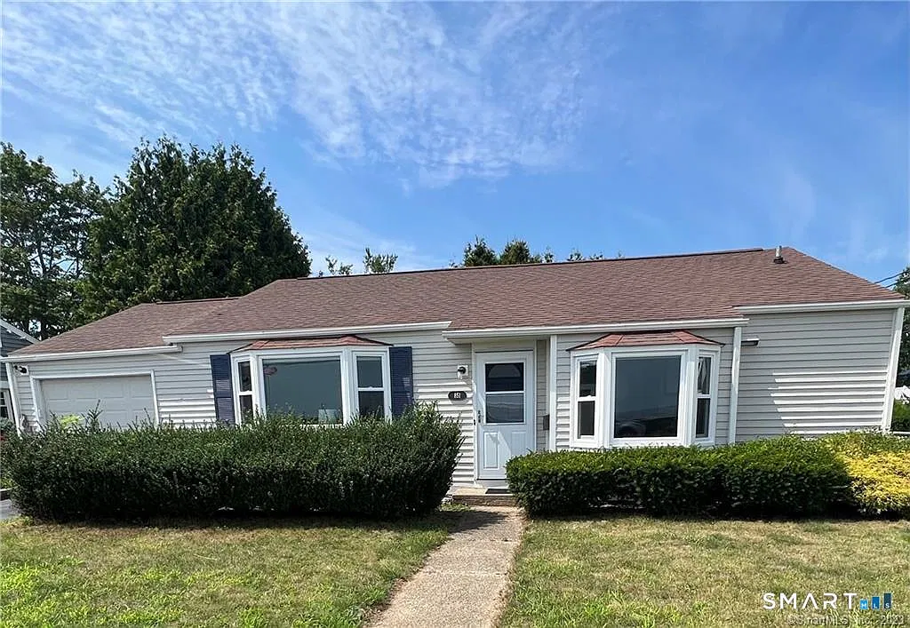 3 bed, 1.0 bath, 1078 sqft, $2,500 — Photo 1