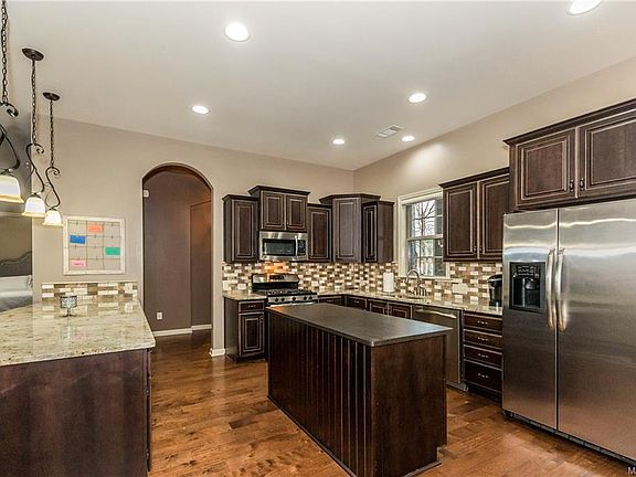3rd image of 9472 Gunnison Dr