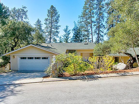 2nd image of 208 Hidden Glen Dr