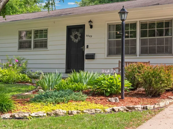 5909 Malabar Ln, Madison, WI 53711